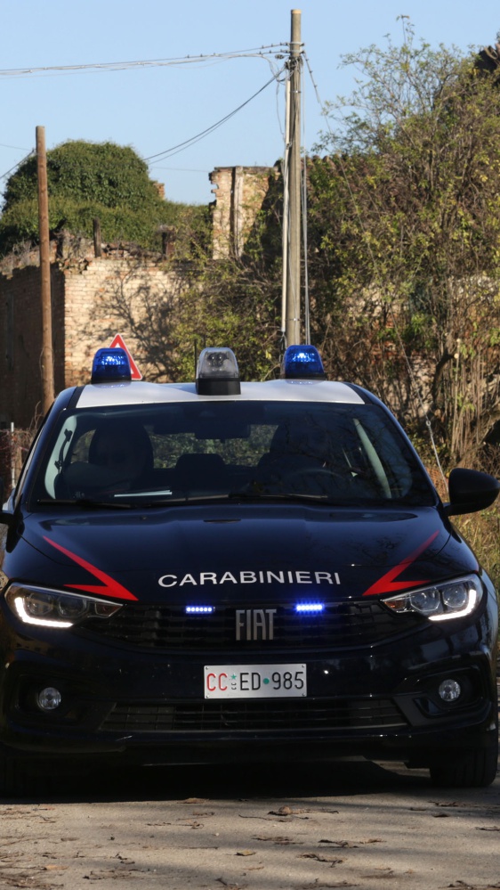 Ritrovati due corpi in un'abitazione a Gualdo Tadino, provincia di Perugia, ipotesi femminicidio-suicidio