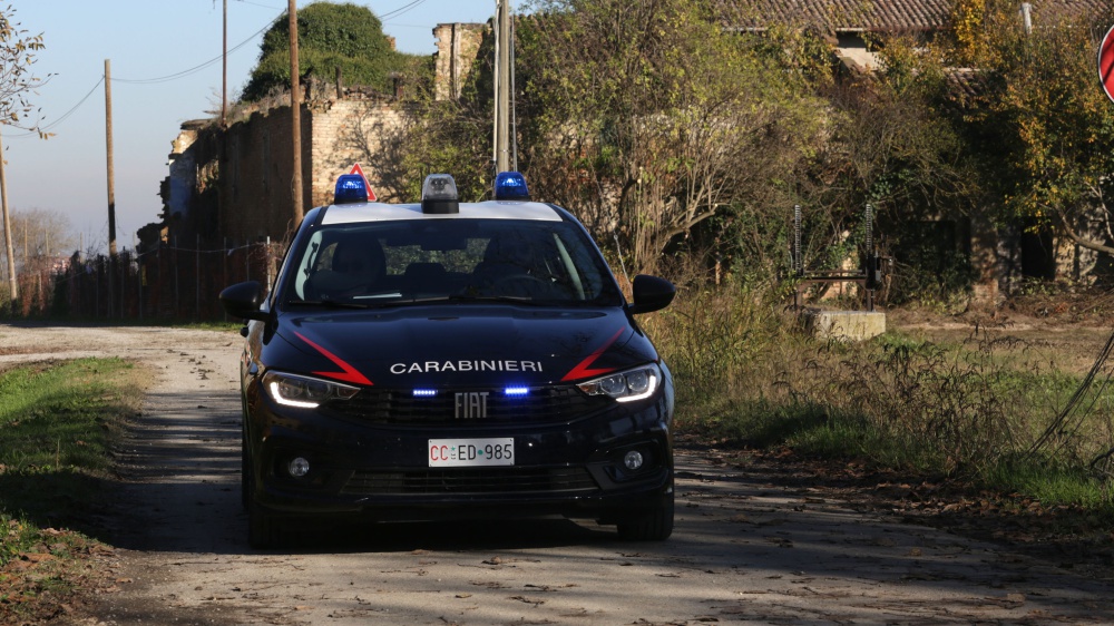 Ritrovati due corpi in un'abitazione a Gualdo Tadino, provincia di Perugia, ipotesi femminicidio-suicidio