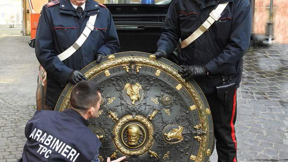 Ritrovato lo scudo di Garibaldi, era nella casa di un architetto