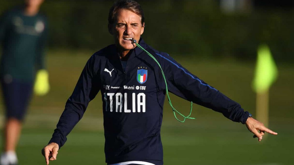 Roberto Mancini resta alla guida della nazionale, c'è voglia di ripartire dopo la delusione mondiale