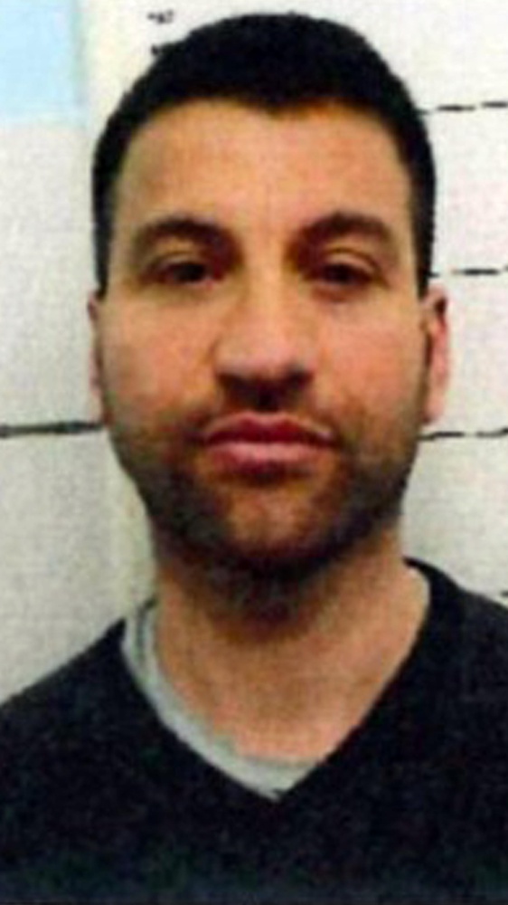 Napoli, arrestato il boss di camorra Roberto Mazzarella. Era considerato il quarto latitante più pericoloso