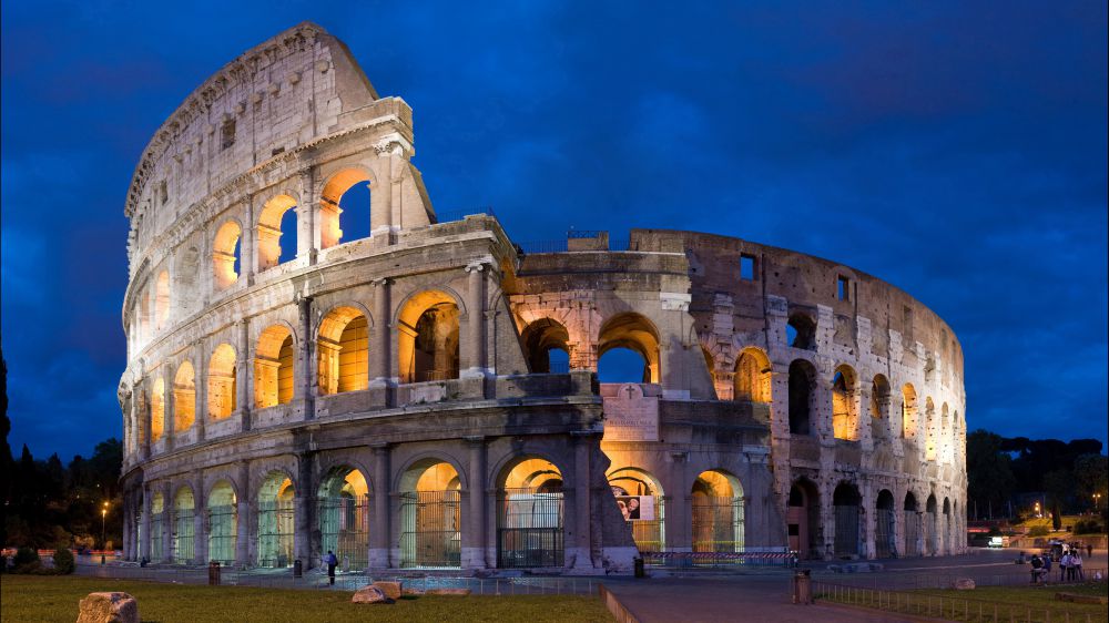 Roma, al Colosseo attenti a finti addetti e alle truffe