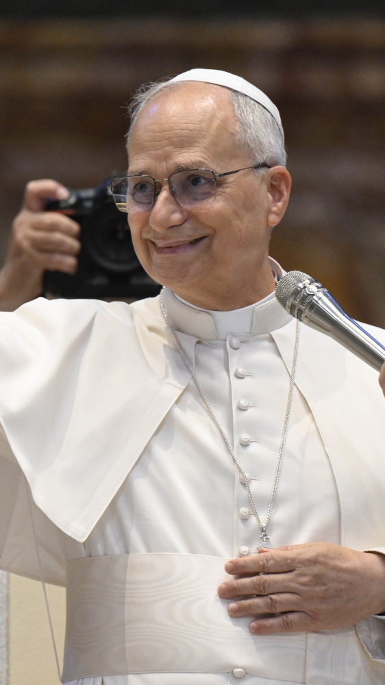 Roma invasa da 120mila giovani per il Giubileo, Papa Leone XIV invoca pace e speranza