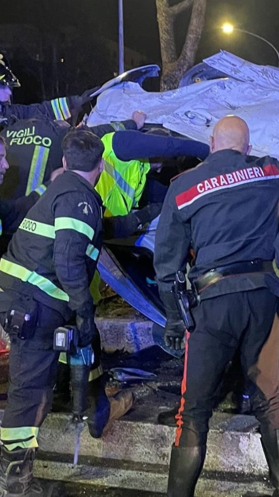 Roma, ragazza di 20 anni morta in incidente, forse conseguenza di una gara tra auto a folle velocità