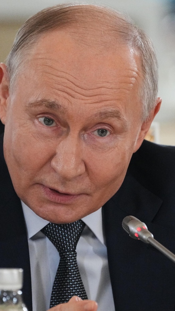 Russia- Ucraina: spiragli di pace, Zelensky propone a Putin un faccia a faccia per chiudere la guerra
