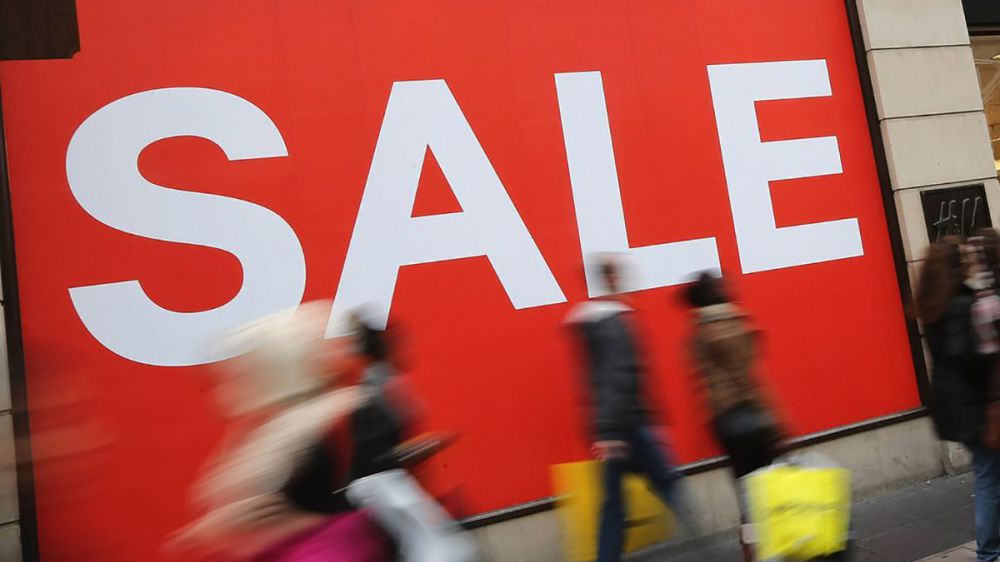 Saldi al via, due italiani su tre faranno shopping approfittando degli sconti