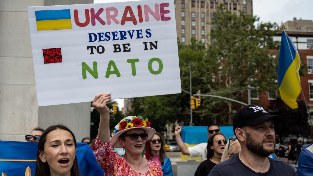 Sale l'attesa per il vertice Nato in Lituania. L'Ucraina assicura: non useremo le bombe a grappolo in Russia