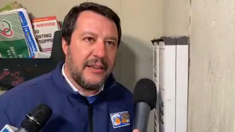 Salvini al citofono, legale ragazzo, Facebook ha rimosso video