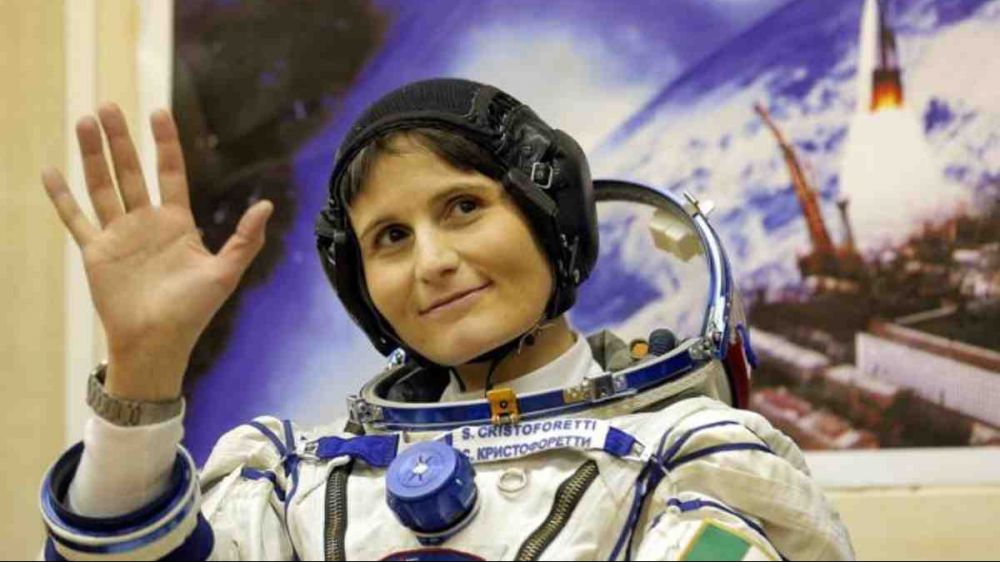 Samantha Cristoforetti, a gennaio addio all'Aeronautica militare