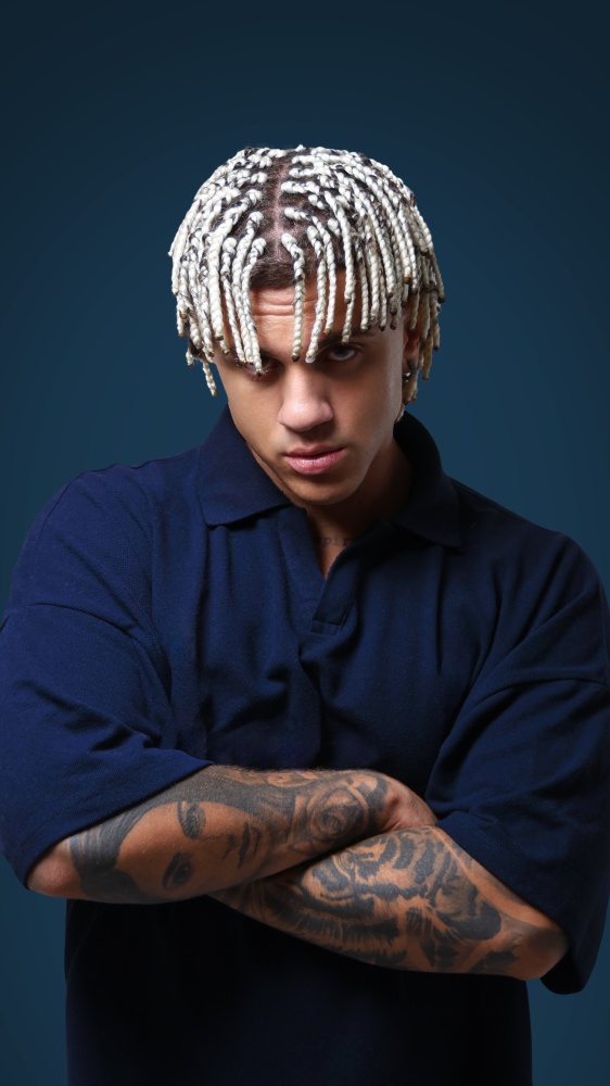 Samurai Jay debutta a Sanremo con “Ossessione”: «Un brano travolgente, un vero tornado di passione»