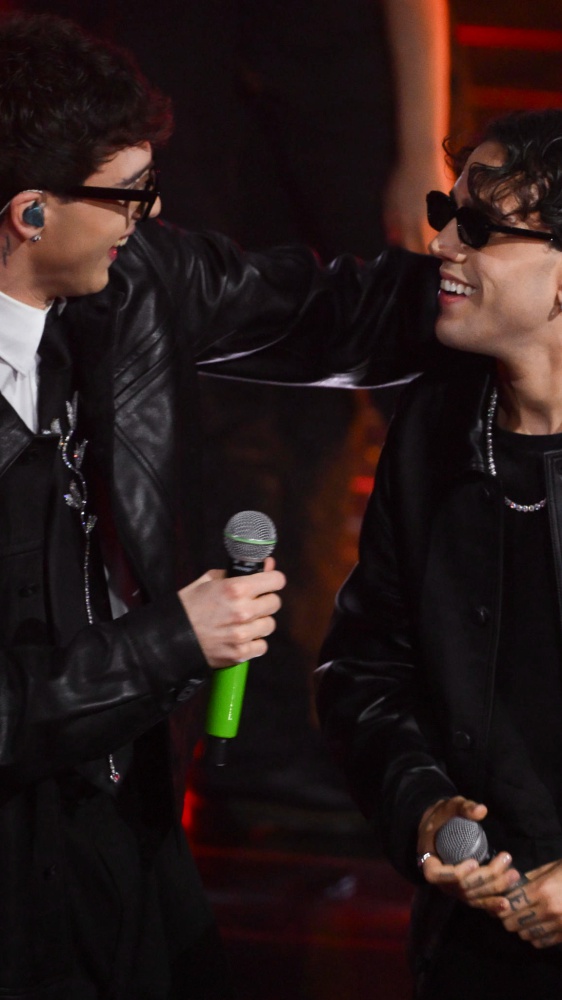 Sanremo 2026, LDA e Aka7even con Tullio De Piscopo e la sua "Andamento Lento" nella serata duetti