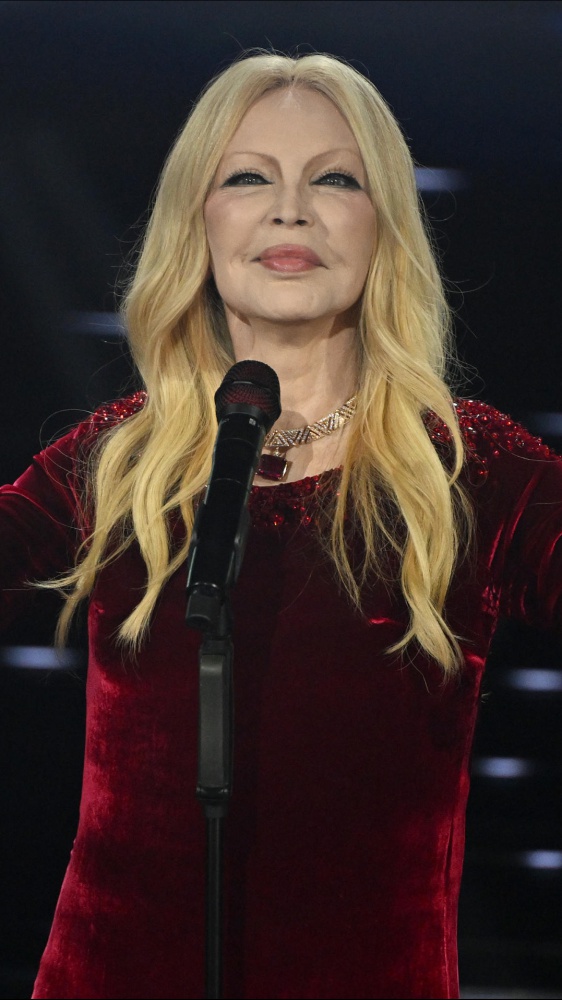 Sanremo 2026, Patty Pravo omaggia Ornella Vanoni nella serata dei duetti: cosa aspettarsi dall'esibizione