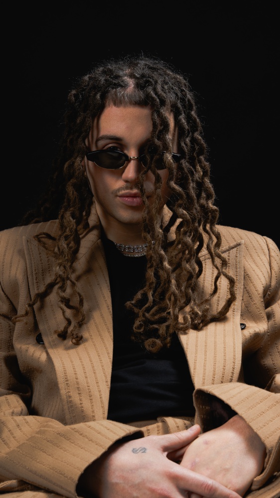 Sanremo 2026, Sayf su RTL 102.5 racconta il brano “Tu mi piaci tanto”