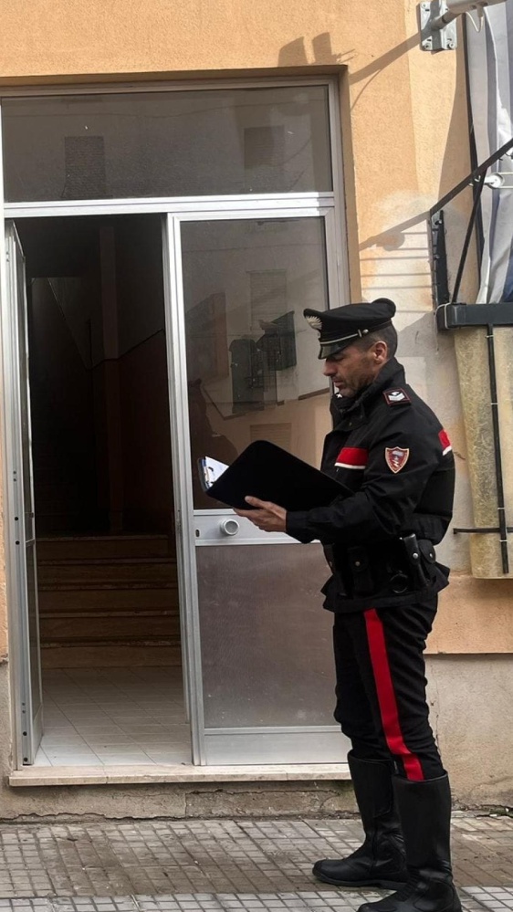 Sassari: ragazza sequestrata per dieci giorni dal fidanzato, ha sùbito ogni tipo di violenza e umiliazione