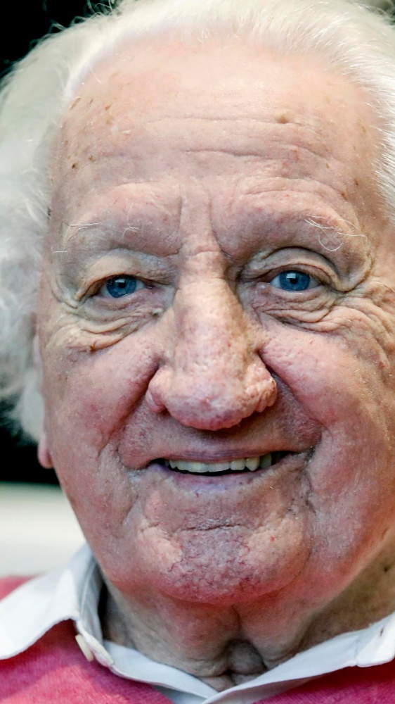 Satira, addio al maestro Giorgio Forattini, ha castigato 50 anni di Italia. E fatto arrabbiare molti politici