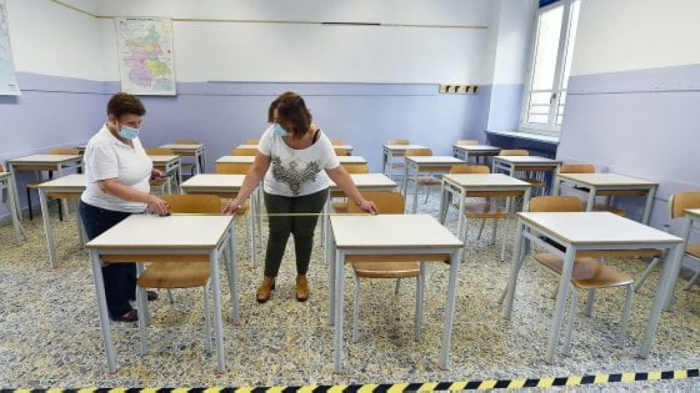 Scuola, ministro dell'Istruzione Azzolina invia una lettera a docenti, presidi e personale scolastico