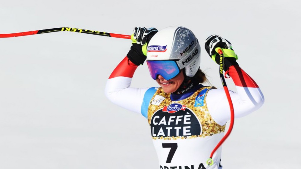 Senza Sofia Goggia infortunata, è la svizzera Corinne Suter a vincere la discesa libera ai mondiali di sci a Cortina