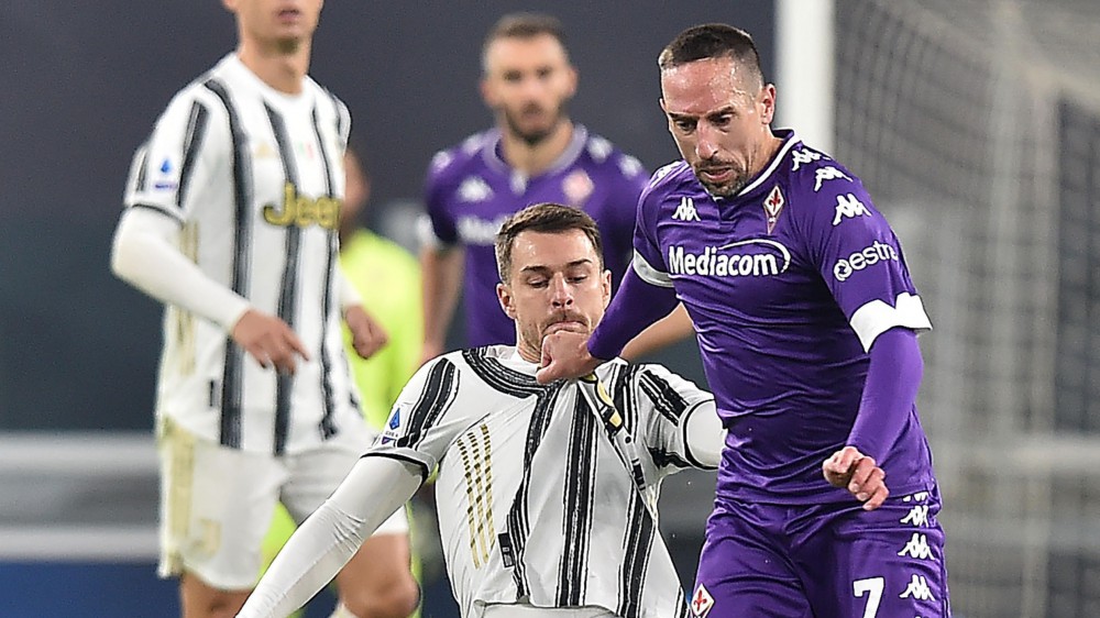 Serie A, allo Stadium di Torino la Fiorentina travolge la Juventus 3-0,  il Crotone batte il Parma 2-1