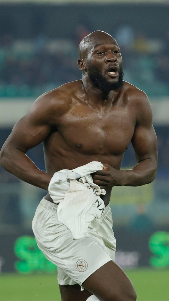 Serie A, Como-Lecce 3-1, Verona-Napoli 1-2, Inter-Genoa 2-0