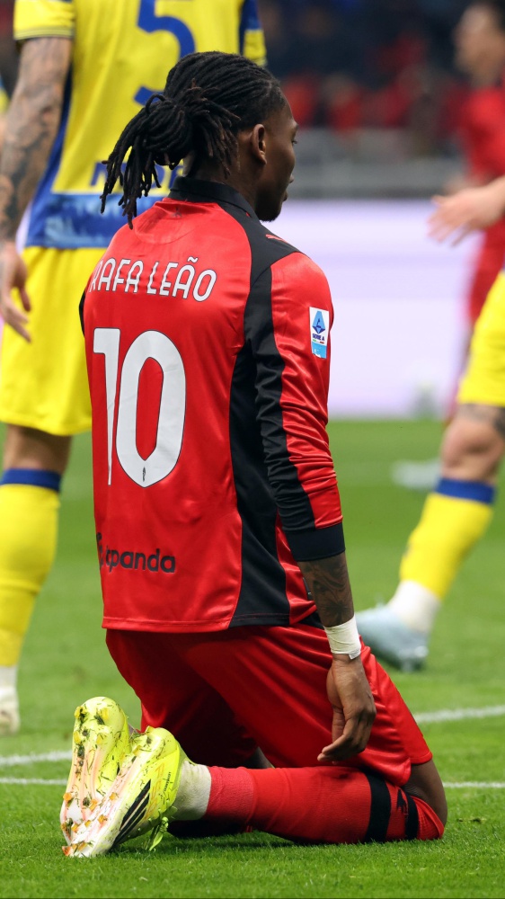 Serie A, il Milan cade a san Siro contro il Parma e l'Inter vola a + 10. La Roma raggiunge il Napoli