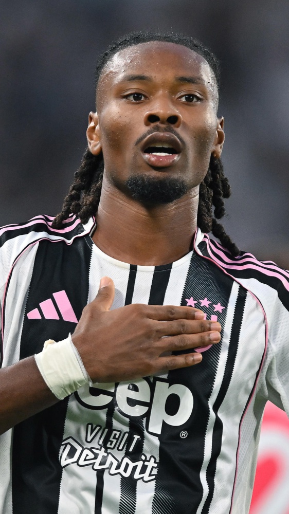 Serie A, Juventus-Inter 4-3, Fiorentina-Napoli 1-3, Cagliari-Parma 2-0