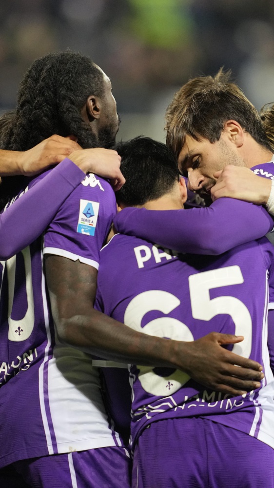 Serie A, l'Atalanta batte in extremis il Genoa, la Fiorentina trova la prima vittoria, vince anche il Torino, pareggio pirotecnico tra Cagliari e Pisa