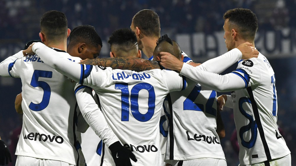 Serie A, la diciottesima giornata cominciata con  i successi dell'Inter e della Lazio, nerazzurri a quota 43