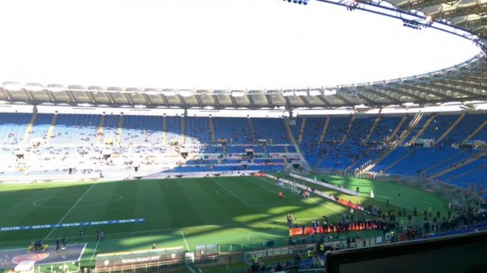 Serie A, Napoli in testa dopo la vittoria sulla Lazio, la Roma all'ultimo respiro batte lo Spezia