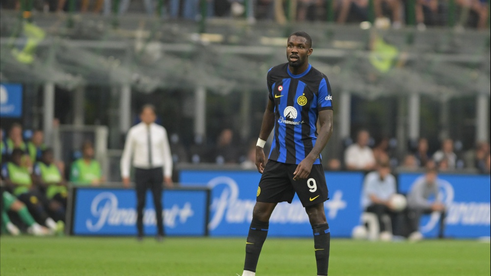 Serie A, manita dell’Inter che vince il derby, tiene il passo la Juve, pari del Napoli