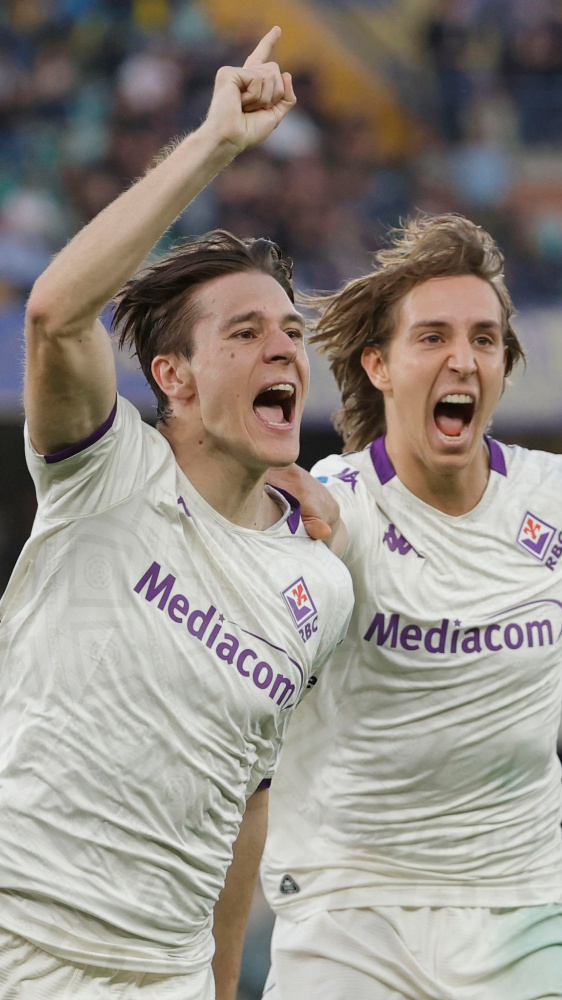 Serie A, Sassuolo-Cagliari 2-1, Verona-Fiorentina 0-1, Lazio-Parma 1-1