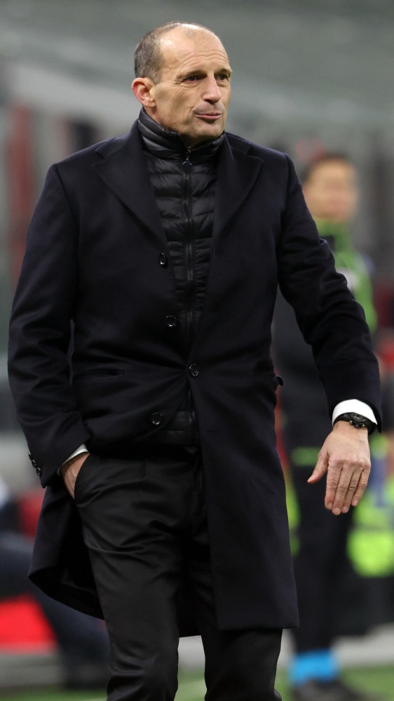 Serie A, il Milan batte il Lecce di misura con un gol di Fulkrug e resta a - 3 dall'Inter