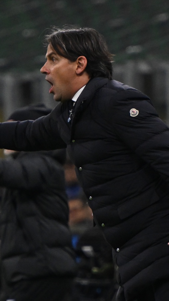 Serie A, il Napoli ferma l'Inter sul pareggio, il Milan allunga sulla Juventus, Fiorentina in ansia per Joe Barone