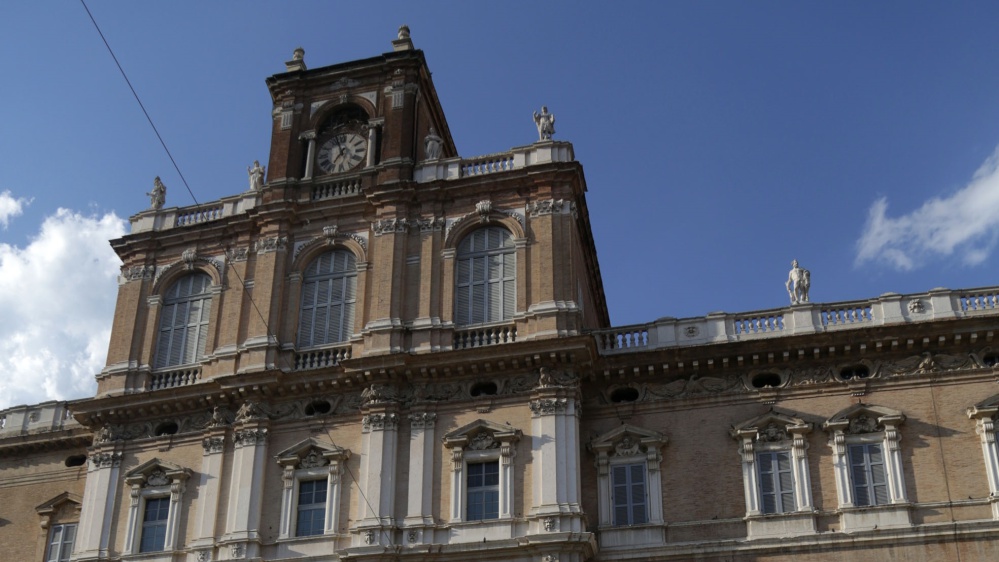 Sessismo, minacce e punizioni nell'Accademia militare di Modena, un ufficiale risulta indagato, la Procura indaga