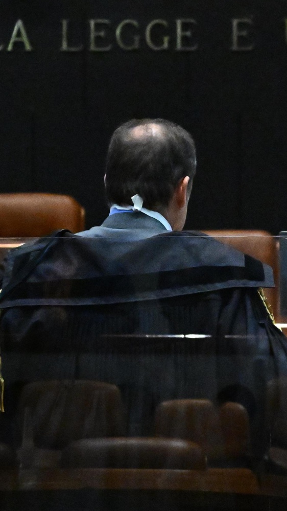 Sfigurò l'ex compagna ma non andrà in carcere. La sentenza, insulti e minacce sono comprensibili