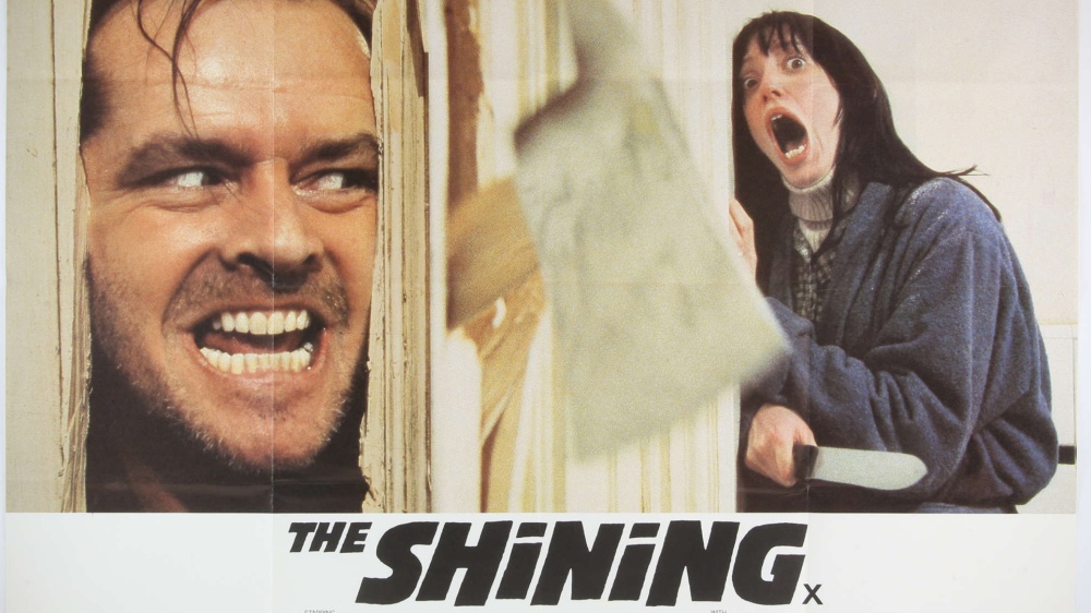 Shining: l'Overlook Hotel del film diventa il regno dell'orrore. Intanto la pellicola torna al cinema