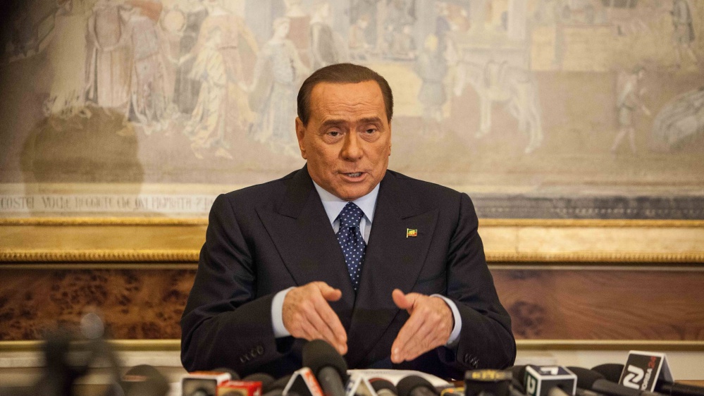 Silvio Berlusconi vicino alle dimissioni dall'ospedale San Raffaele di Milano. Confalonieri: "Sta meglio"