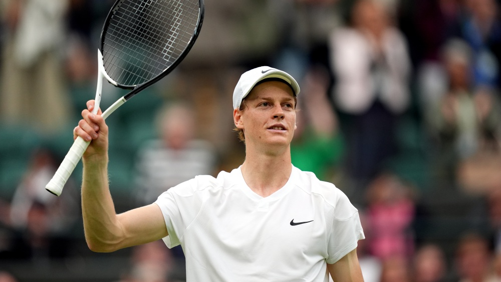 Sinner e Paolini ai quarti di finale di Wimbledon. L'altoatesino è il primo italiano a raggiungere per tre volte questo traguardo