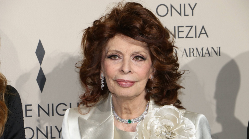 Sophia Loren: "Solo ieri stavo attraversando i cancelli di Cinecittà con mia madre. Eccomi qui a 90 anni"