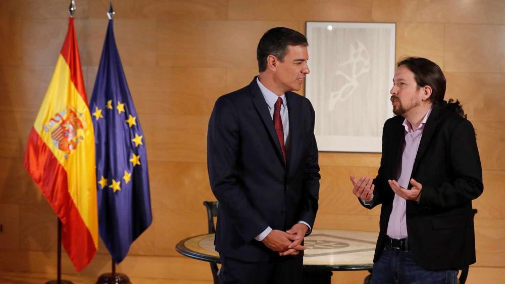 Spagna, Sanchez e Iglesias firmano un accordo per il Governo