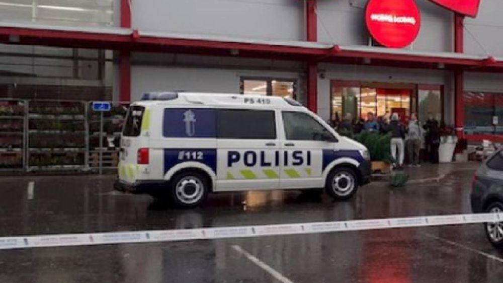 Sparatoria in Finlandia, un morto e dieci feriti