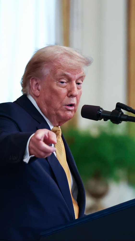 Spunta una lettera di Trump a Epstein, il presidente nega e chiede di pubblicare i file