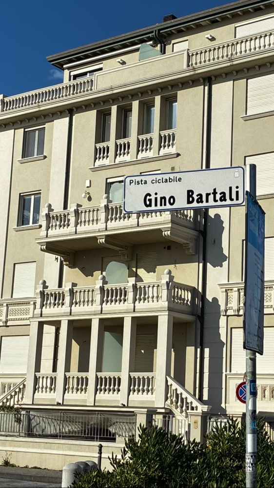 Stessa spiaggia e stesso mare per la decima tappa del Giro d’Italia