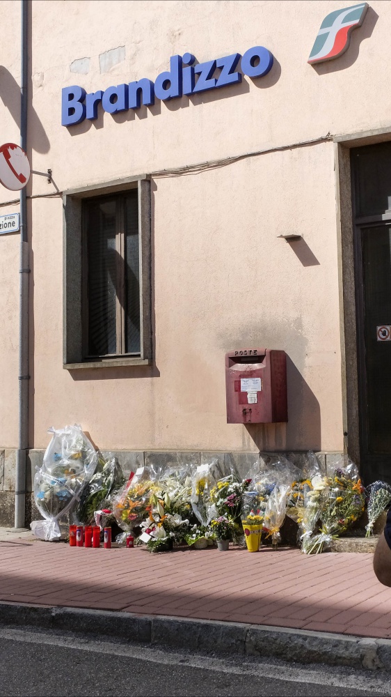 Strage di Brandizzo, il caposcorta prima del transito del treno, avrebbe postato sui social