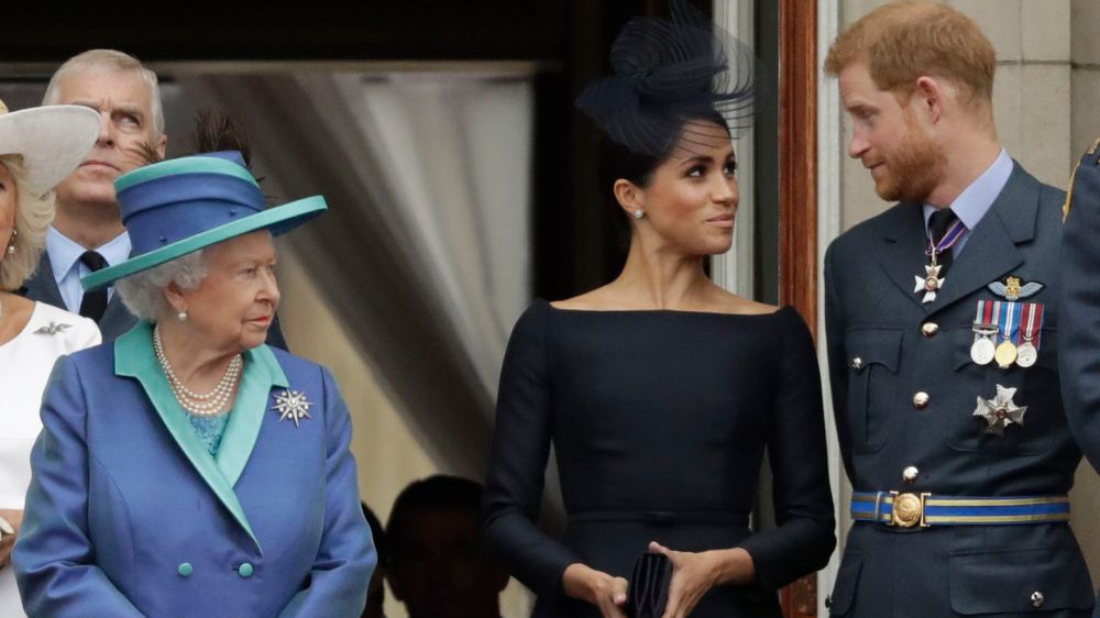 Summit reale su destino Harry e Meghan, principe Carlo rientrato