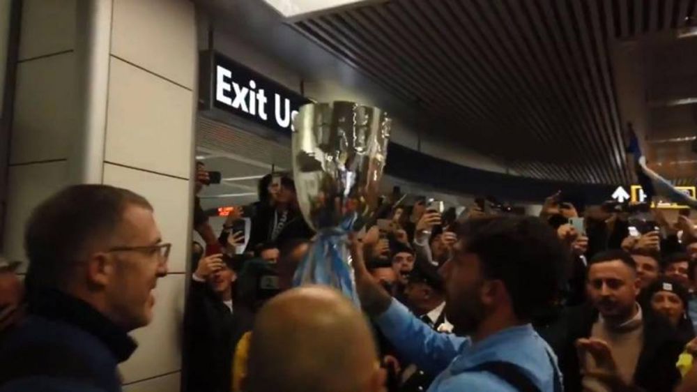 Supercoppa italiana, festa Lazio al rientro all'aeroporto di Fiumicino