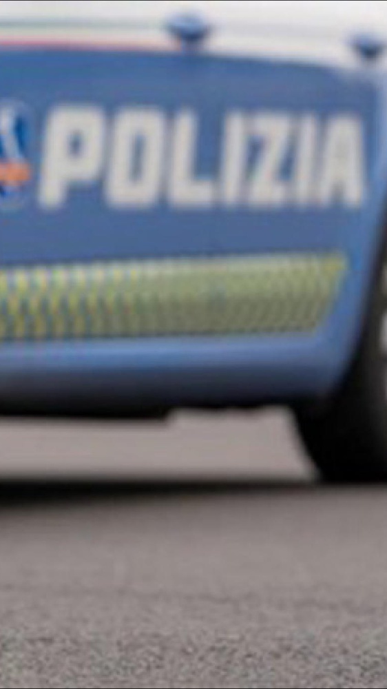 E' stato arrestato il conducente del Suv che si è schiantato contro una volante provocando la morte di un poliziotto, e il ferimento di un collega