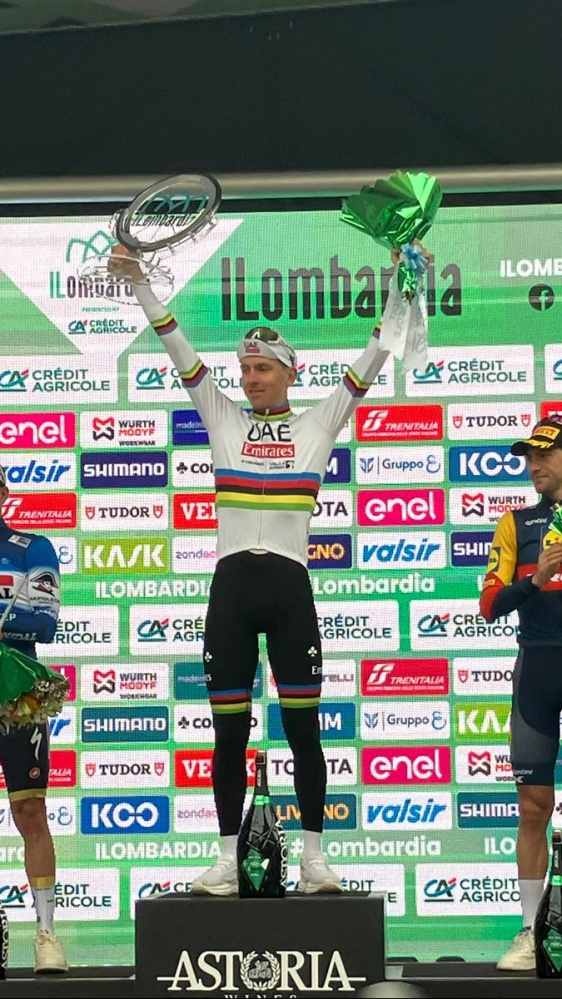 Tadej Pogacar senza limiti, lo sloveno vince anche il Lombardia