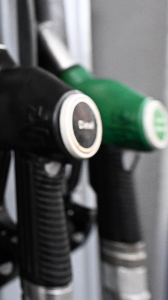 Taglio delle accise prorogato fino al 3 luglio. Resta di 5 centesimi per la benzina, scende da 10 a 5 per il Diesel
