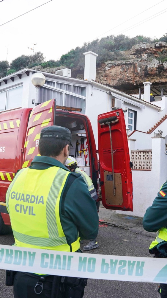 Tenerife uomo uccide il figlio di 10 anni con un machete, la mamma è in fin di vita, lui è stato ucciso dalla guardia civile