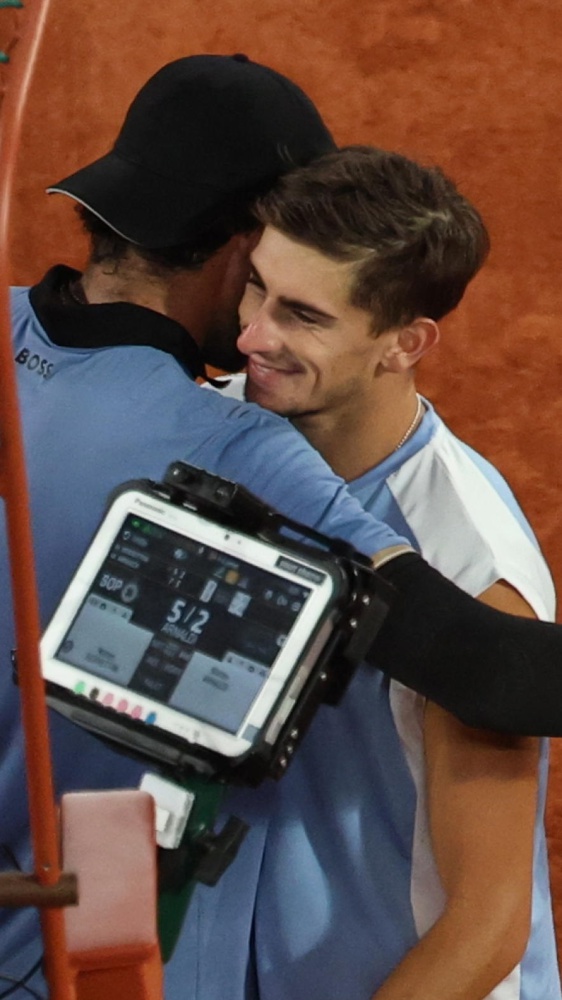 Tennis: al Roland Garros semifinale italiana tra Cobolli e Arnaldi, esce ai quarti per infortunio Matteo Berrettini